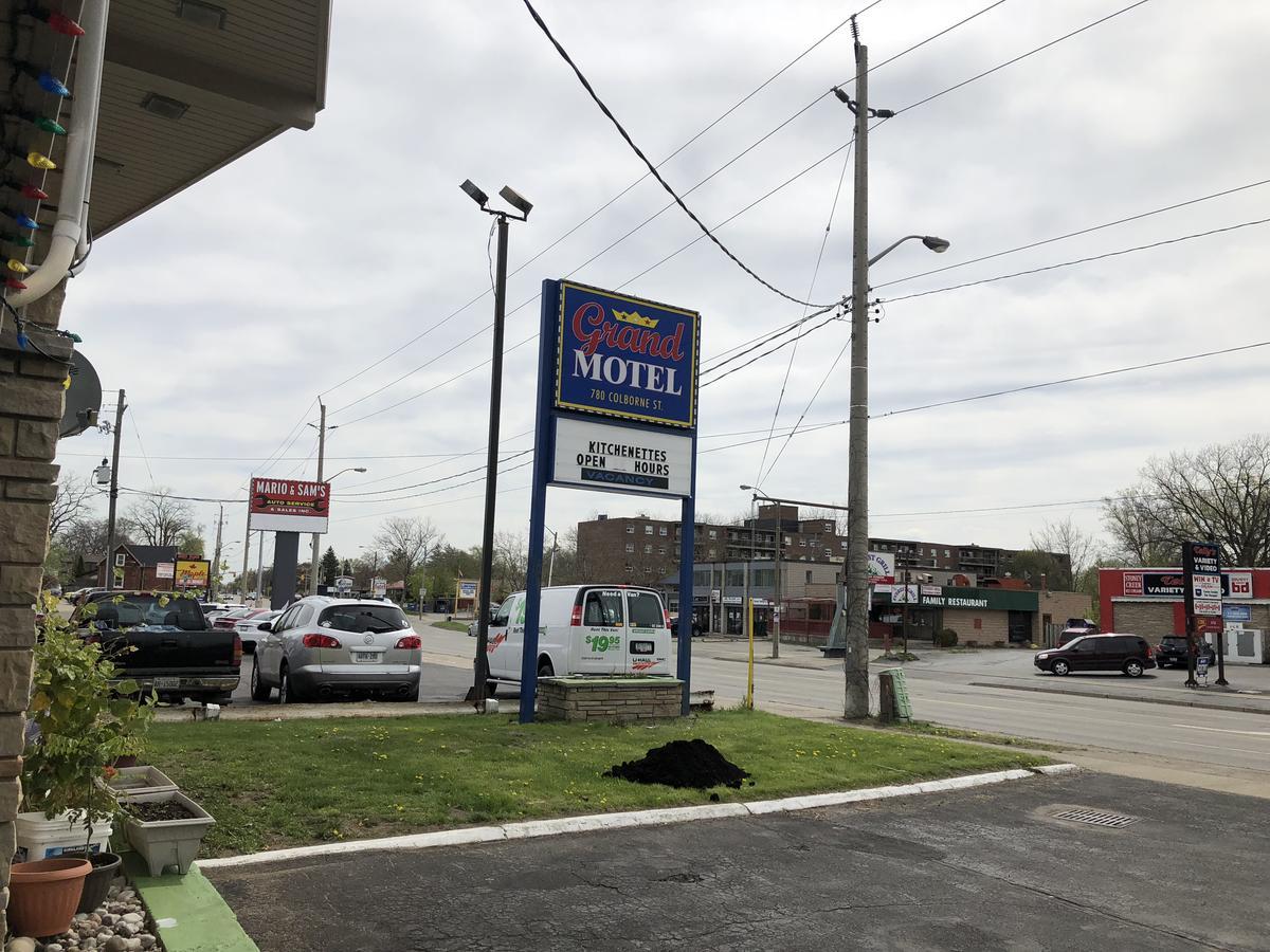 Grand Motel Brantford Eksteriør billede